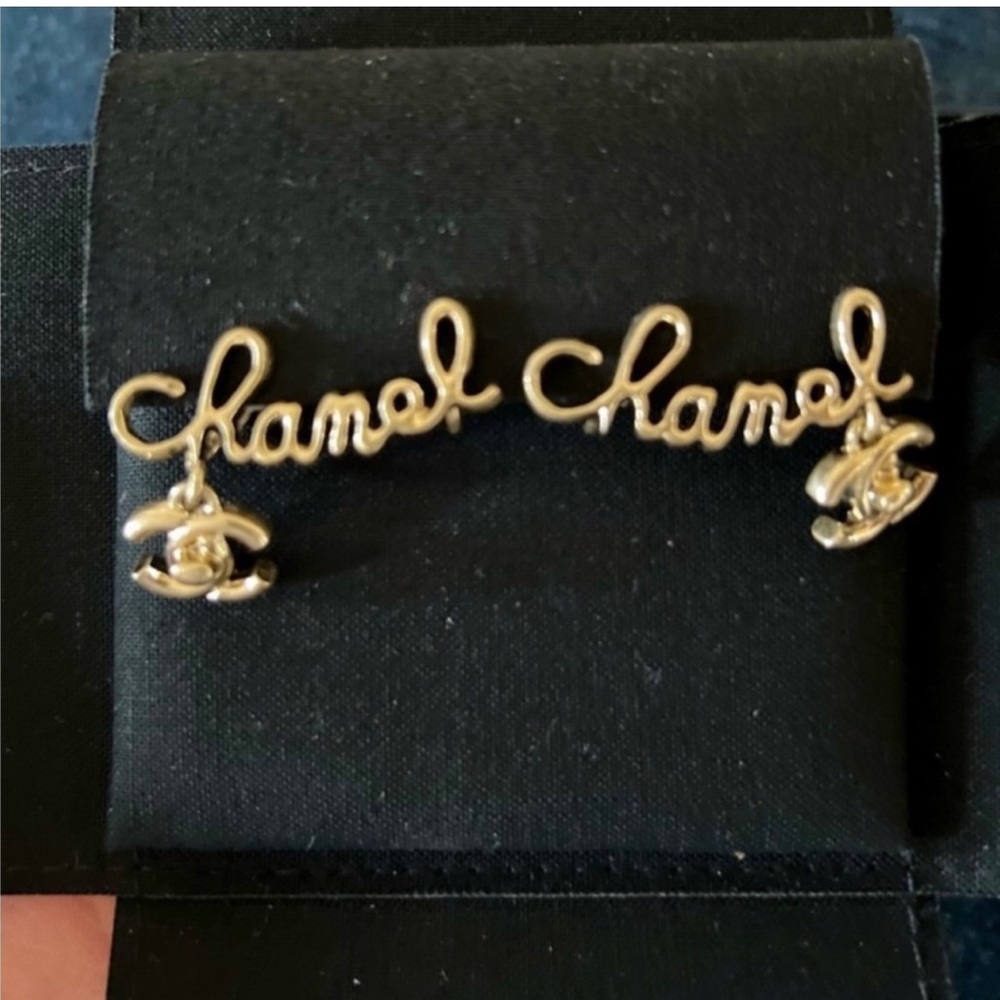 Chanel CC Logo Turnlock Clip on Earrings Gold